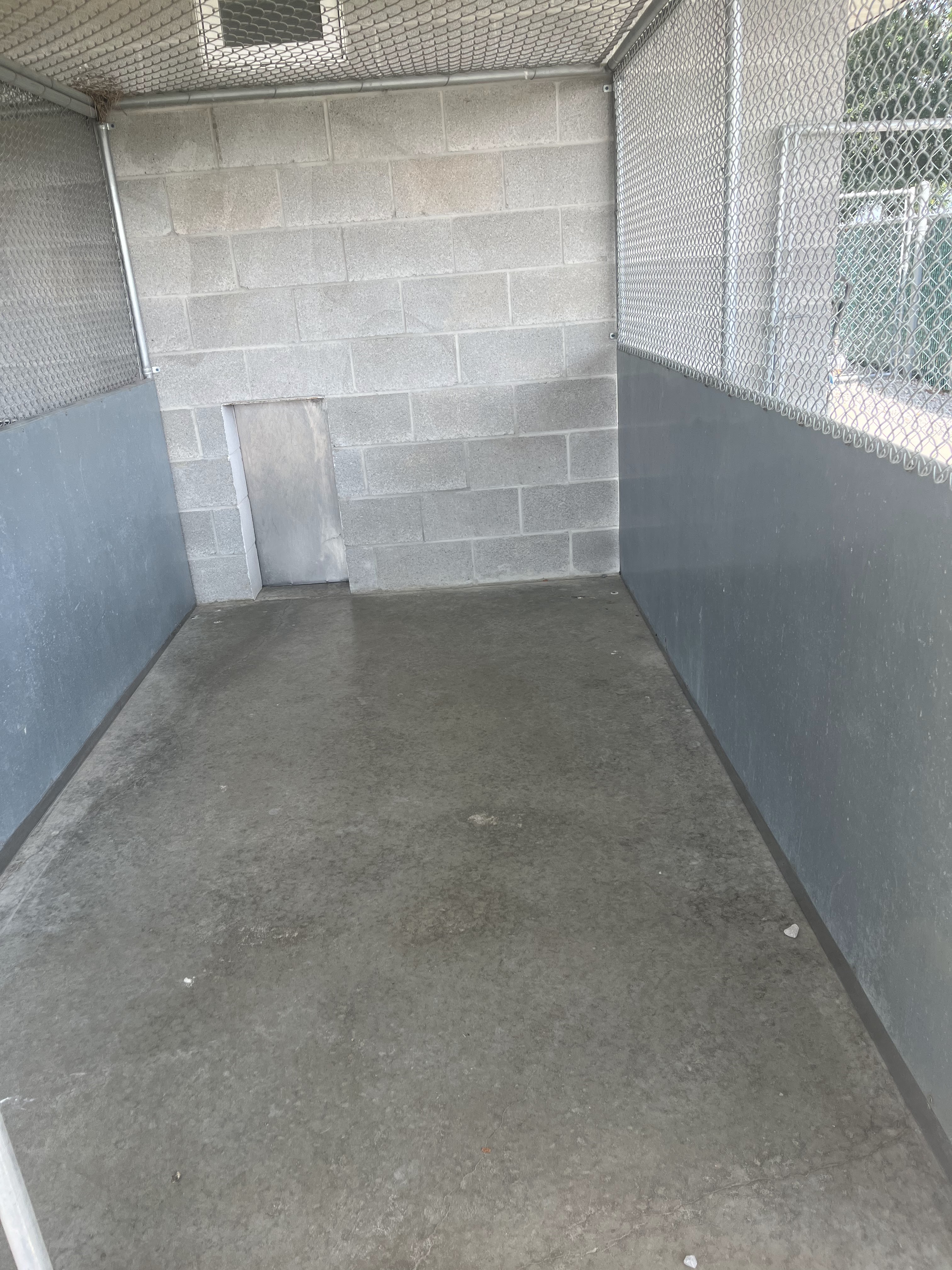 outside of XL run 6' x 10'